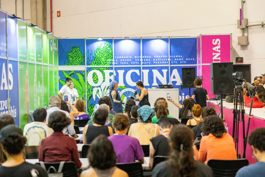 Oficina com plateia lotada